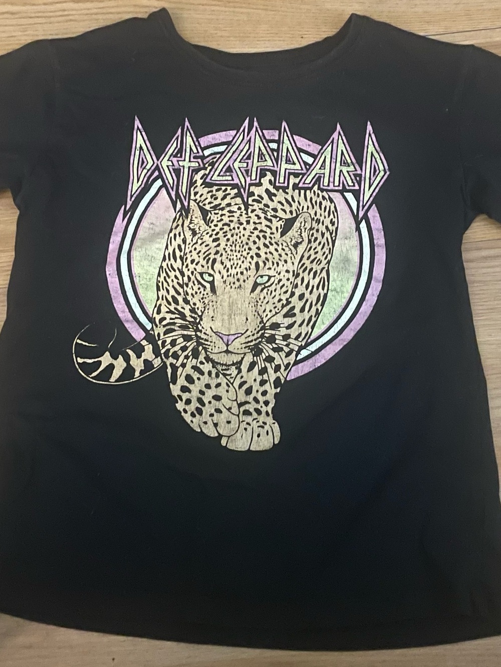 Source Unknown Black Def Leppard Leopard Graphic Tee with Purple Accents